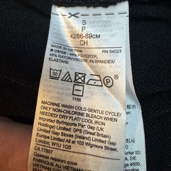 Banana Republic Ribbed Merino Mock Neck Tank in Black Size Small - Picture 7 of 7